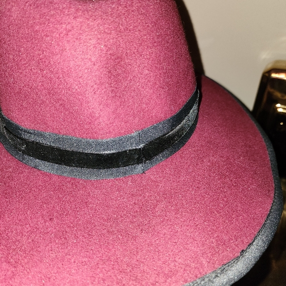 Isaac Mizrahi wool hat - Picture 7 of 8